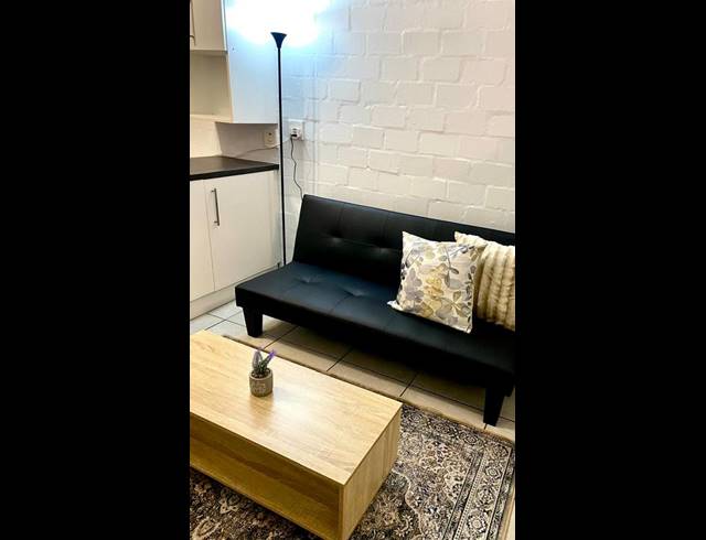 1 BEDROOM PROPERTY TO RENT IN WYNBERG